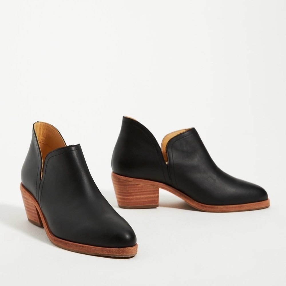 Nisolo Mia Everyday Ankle Bootie in Black NIB